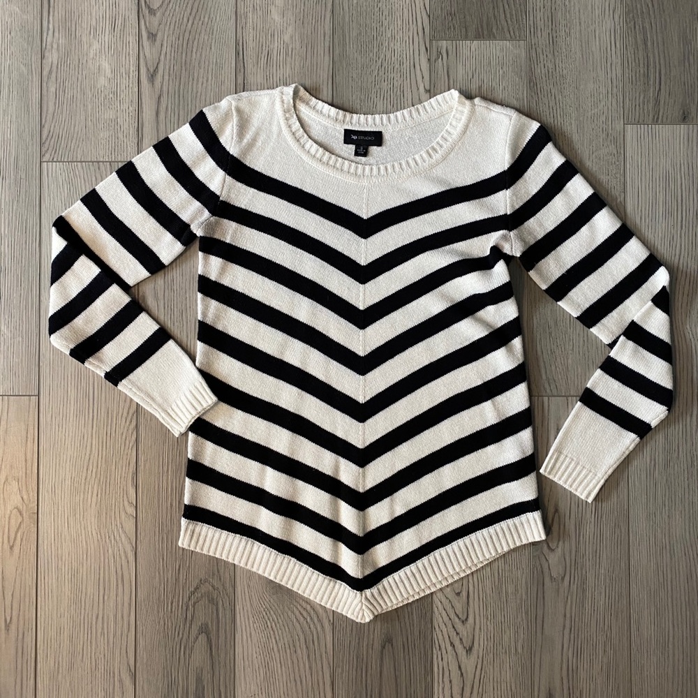 AB Studio black and white chevron sweater